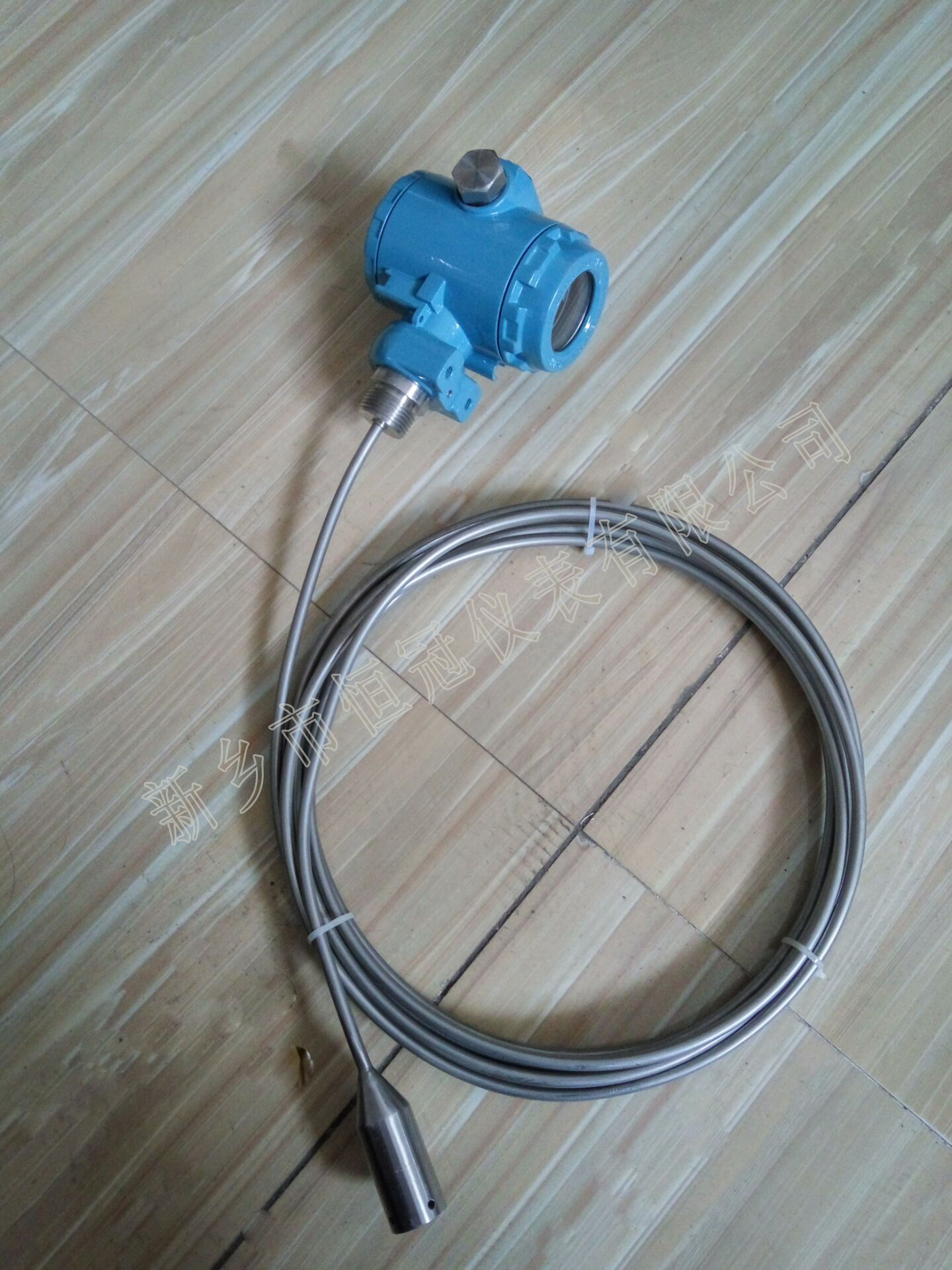 江蘇省訂制的智能油位傳感器（鋼纜型）已發(fā)貨，杜經(jīng)理您保持手機(jī)暢通，以方便接收
