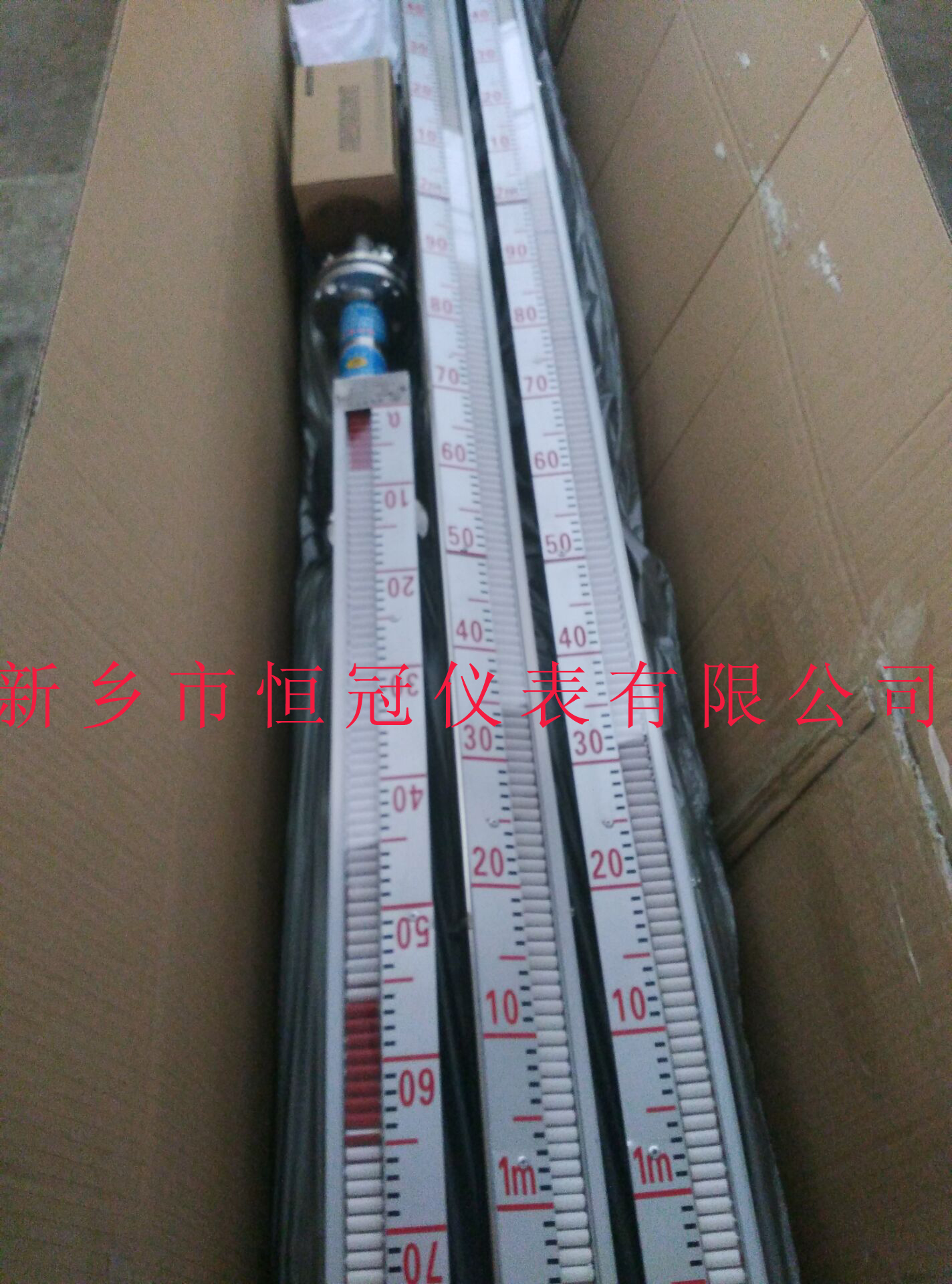 大連訂制的磁性翻板式液位計已發(fā)貨，李經(jīng)理您保持手機(jī)暢通，以方便接收